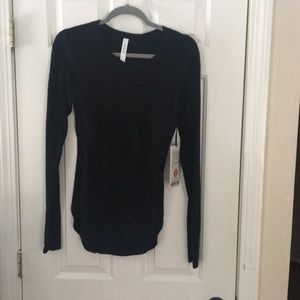 Lululemon Black Size 4 NWT sweater